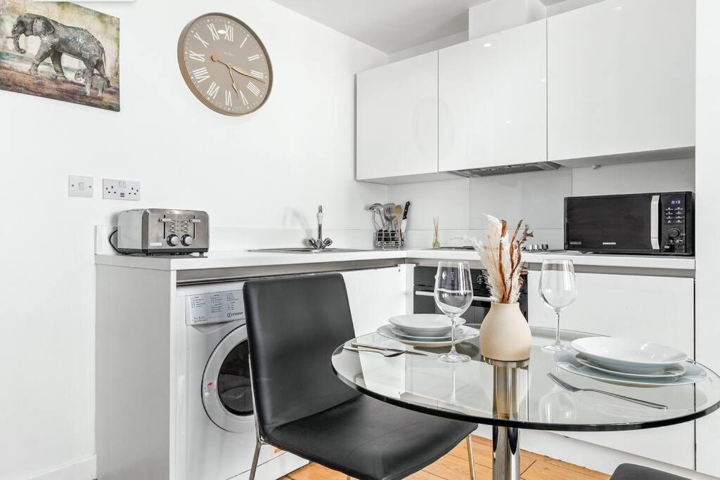 Piccadilly Haven, Flat In London Vr12 Londres Exterior foto